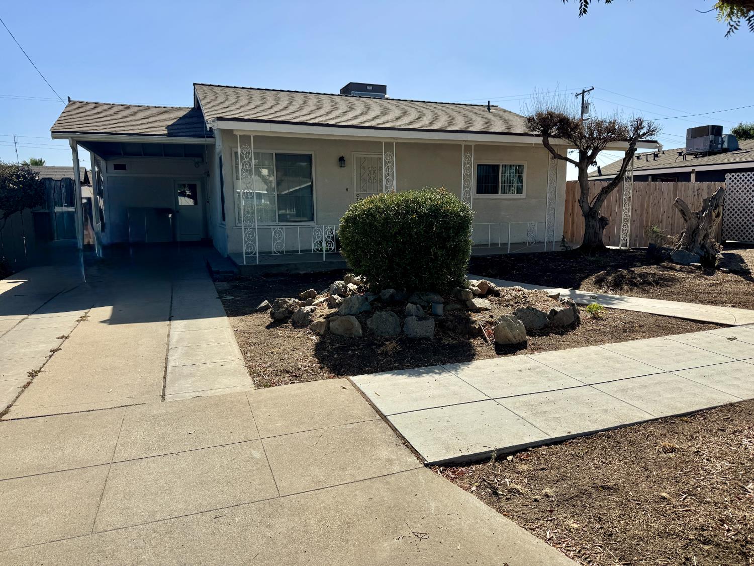 4774 E Hammond Ave, Fresno, CA 93703