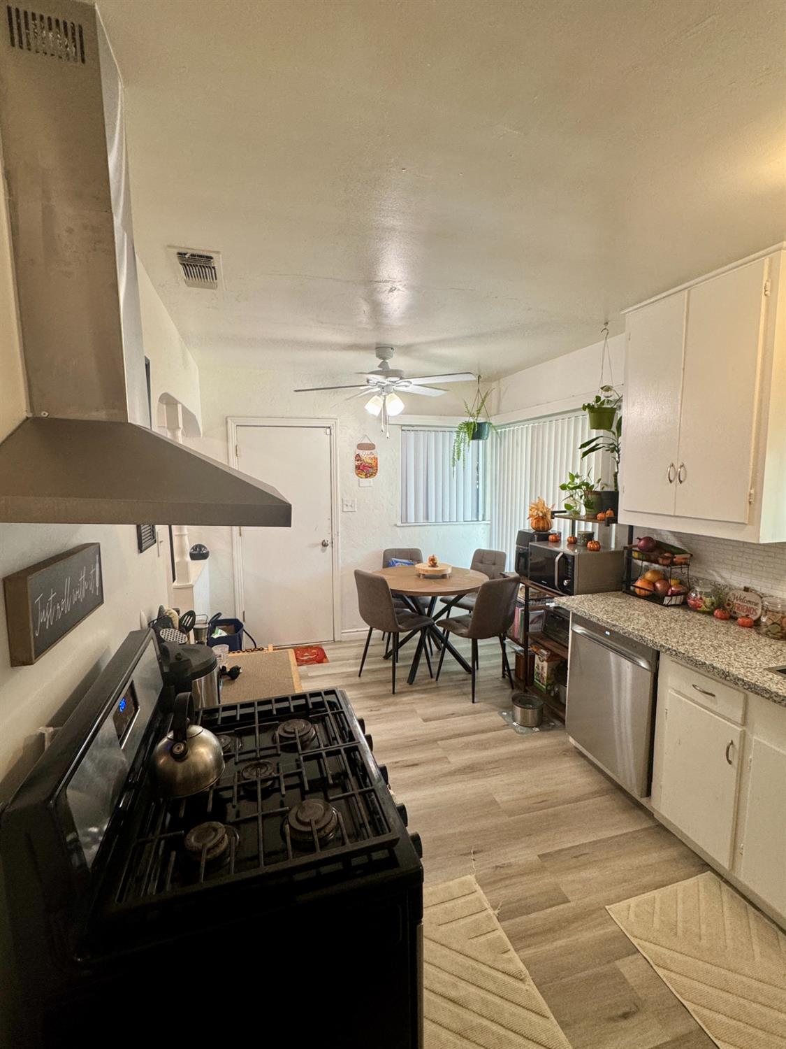 4774 E Hammond Ave, Fresno, CA 93703