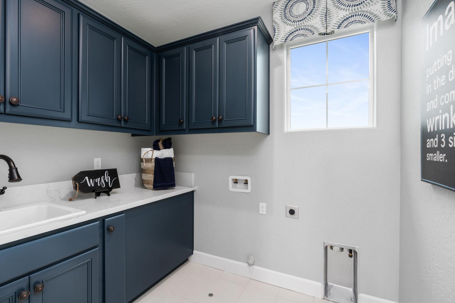 974 Dana Ln W, Madera, CA 93636