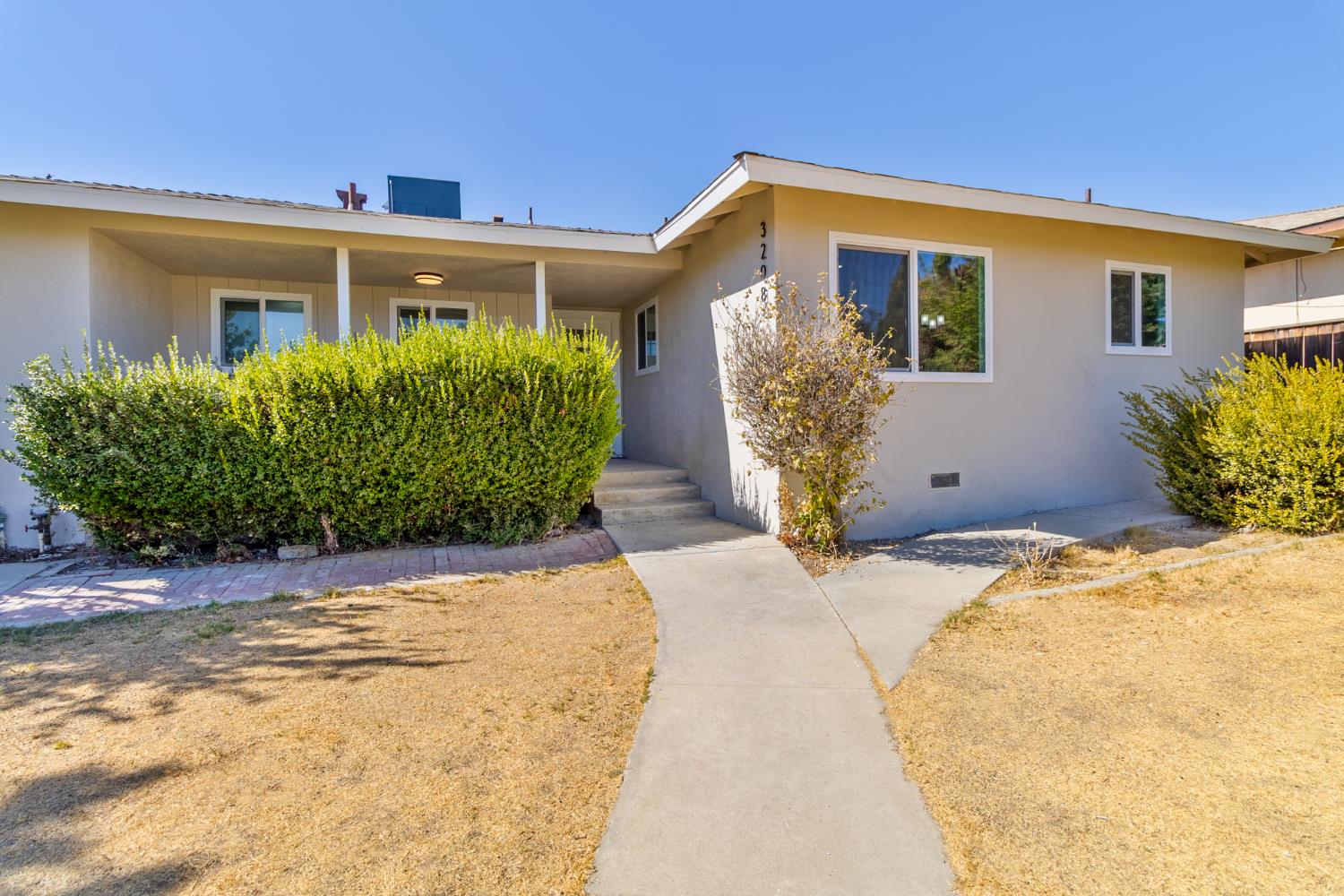 3208 Hollins St, Bakersfield, CA 93305