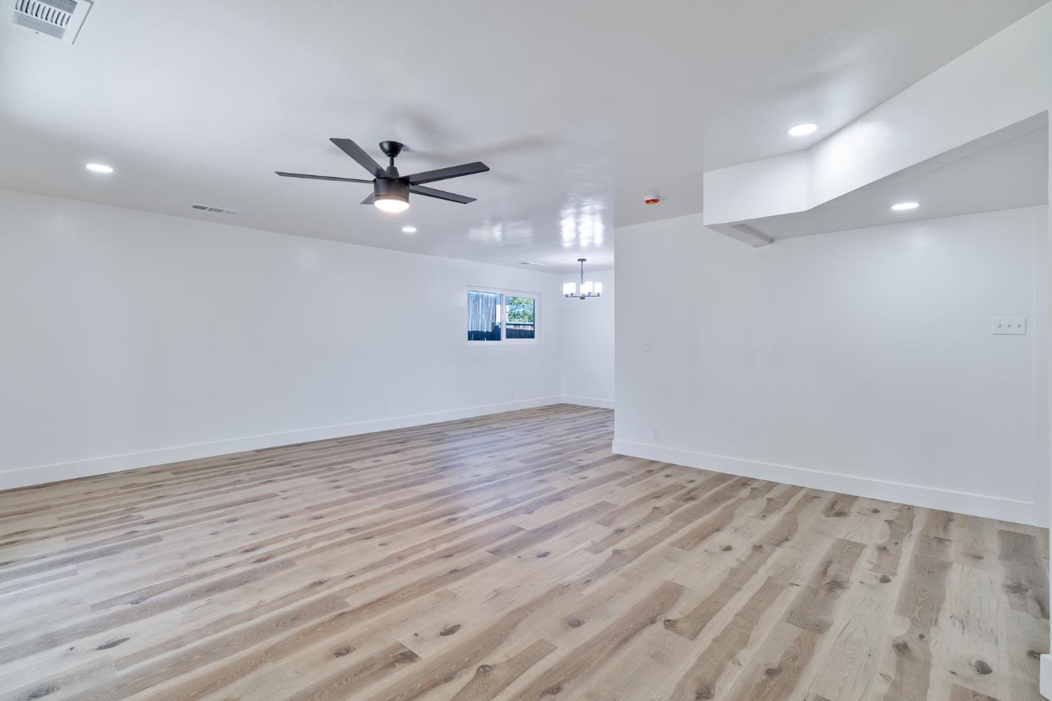 3208 Hollins St, Bakersfield, CA 93305