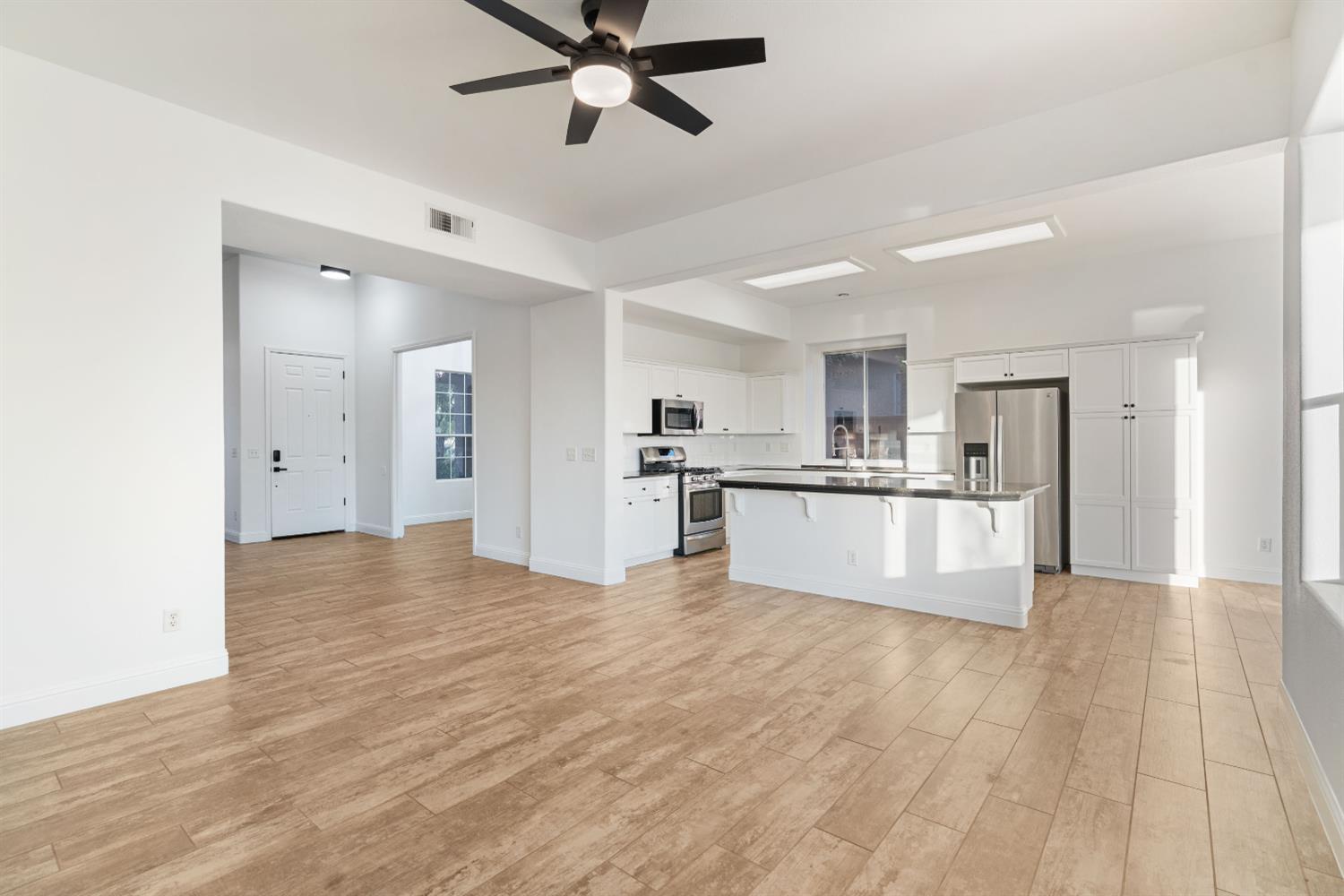 10873 E Clearwater Way, Clovis, CA 93619