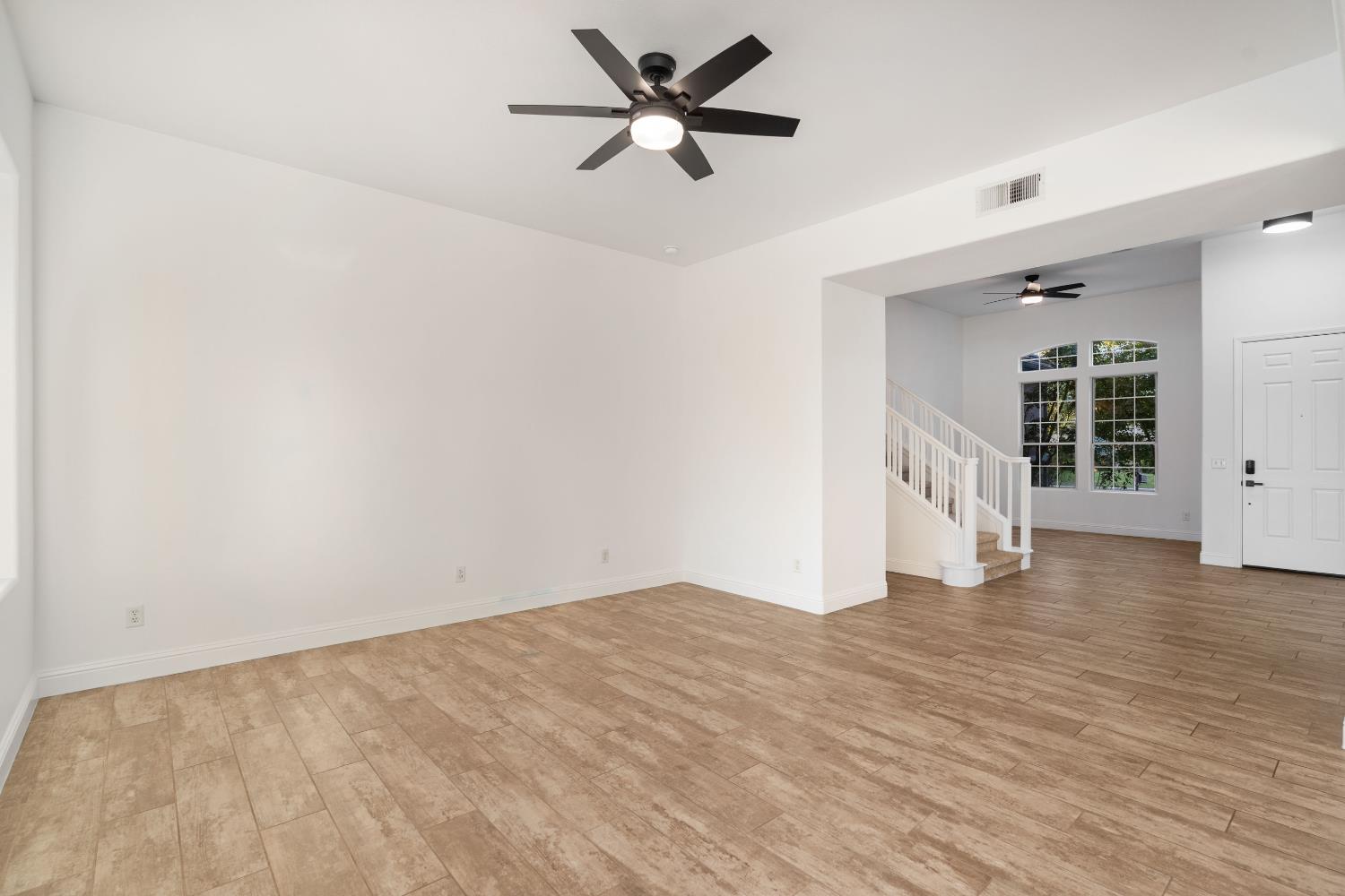 10873 E Clearwater Way, Clovis, CA 93619