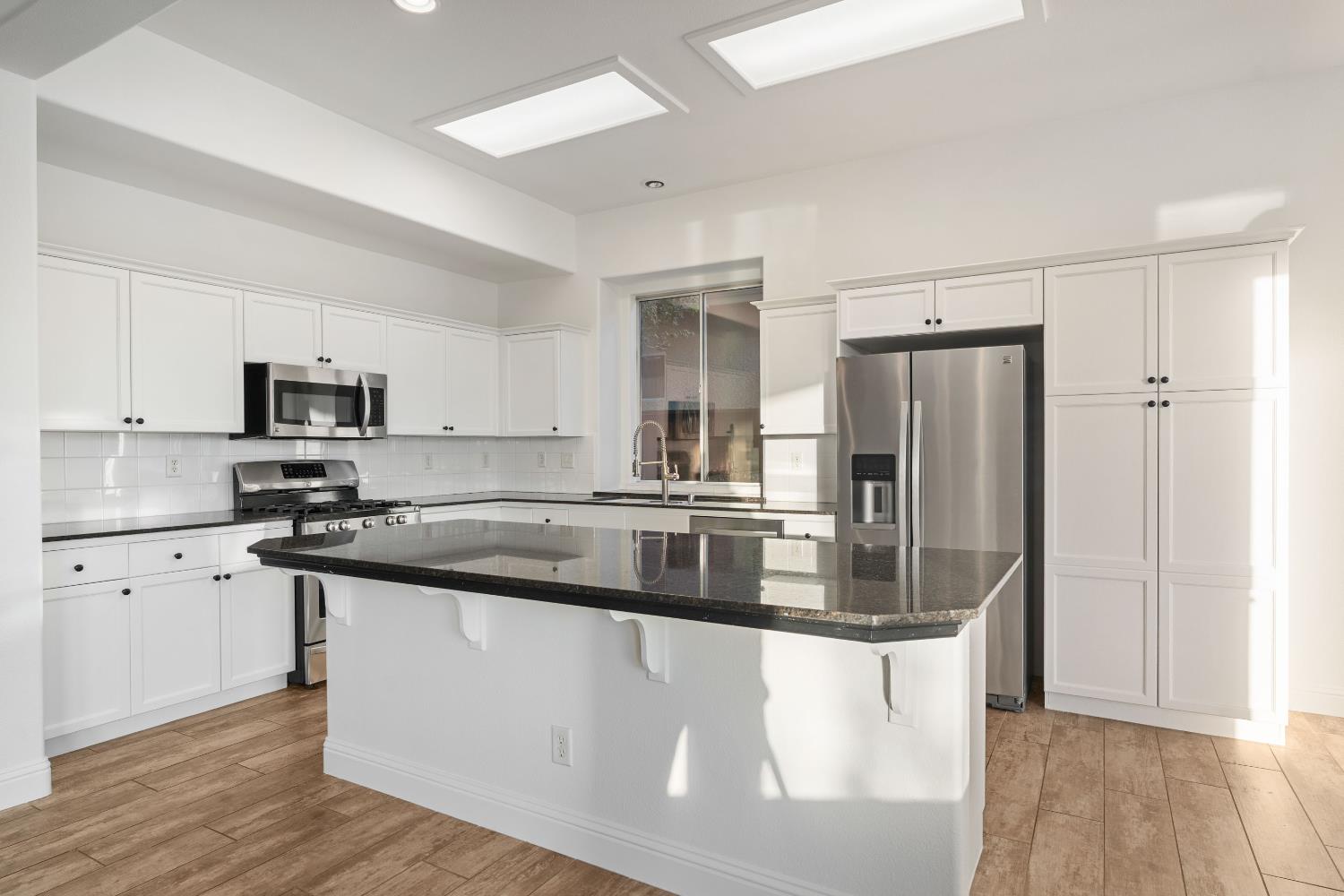 10873 E Clearwater Way, Clovis, CA 93619