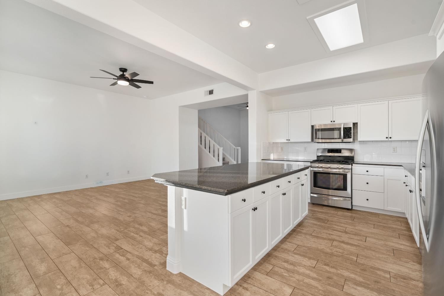 10873 E Clearwater Way, Clovis, CA 93619