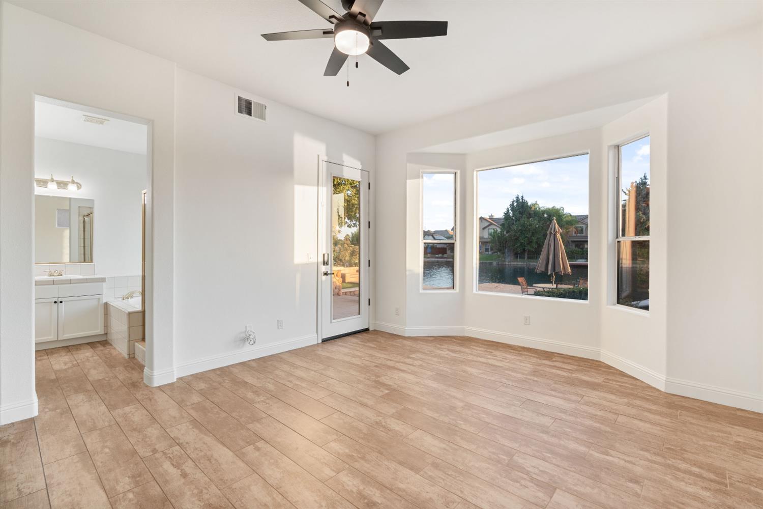 10873 E Clearwater Way, Clovis, CA 93619