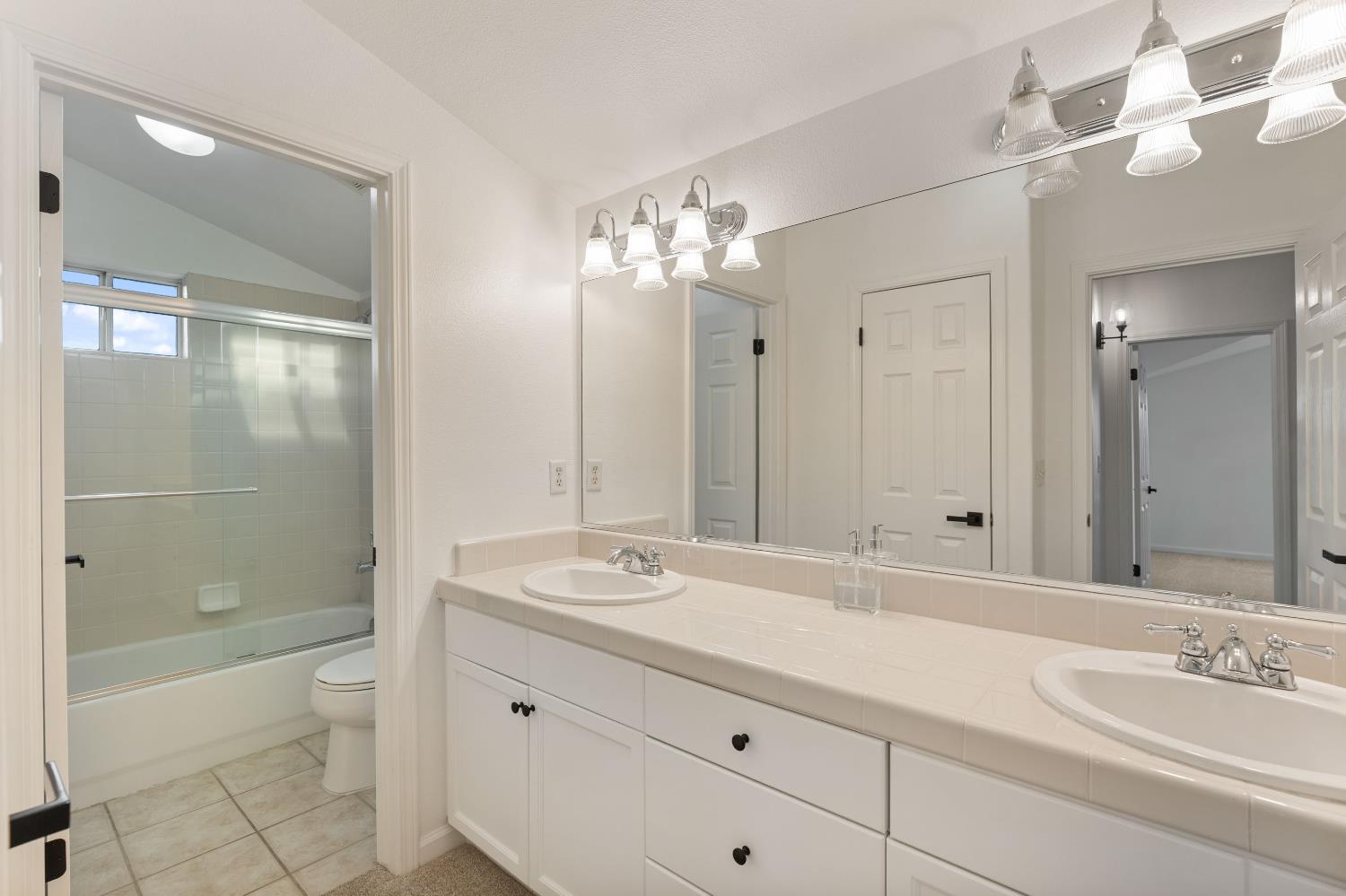 10873 E Clearwater Way, Clovis, CA 93619