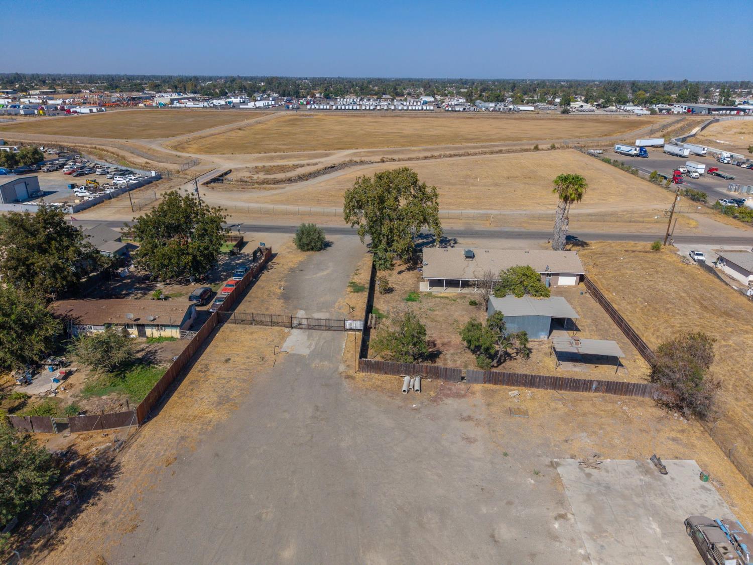 3555 W Nielsen Ave, Fresno, CA 93706