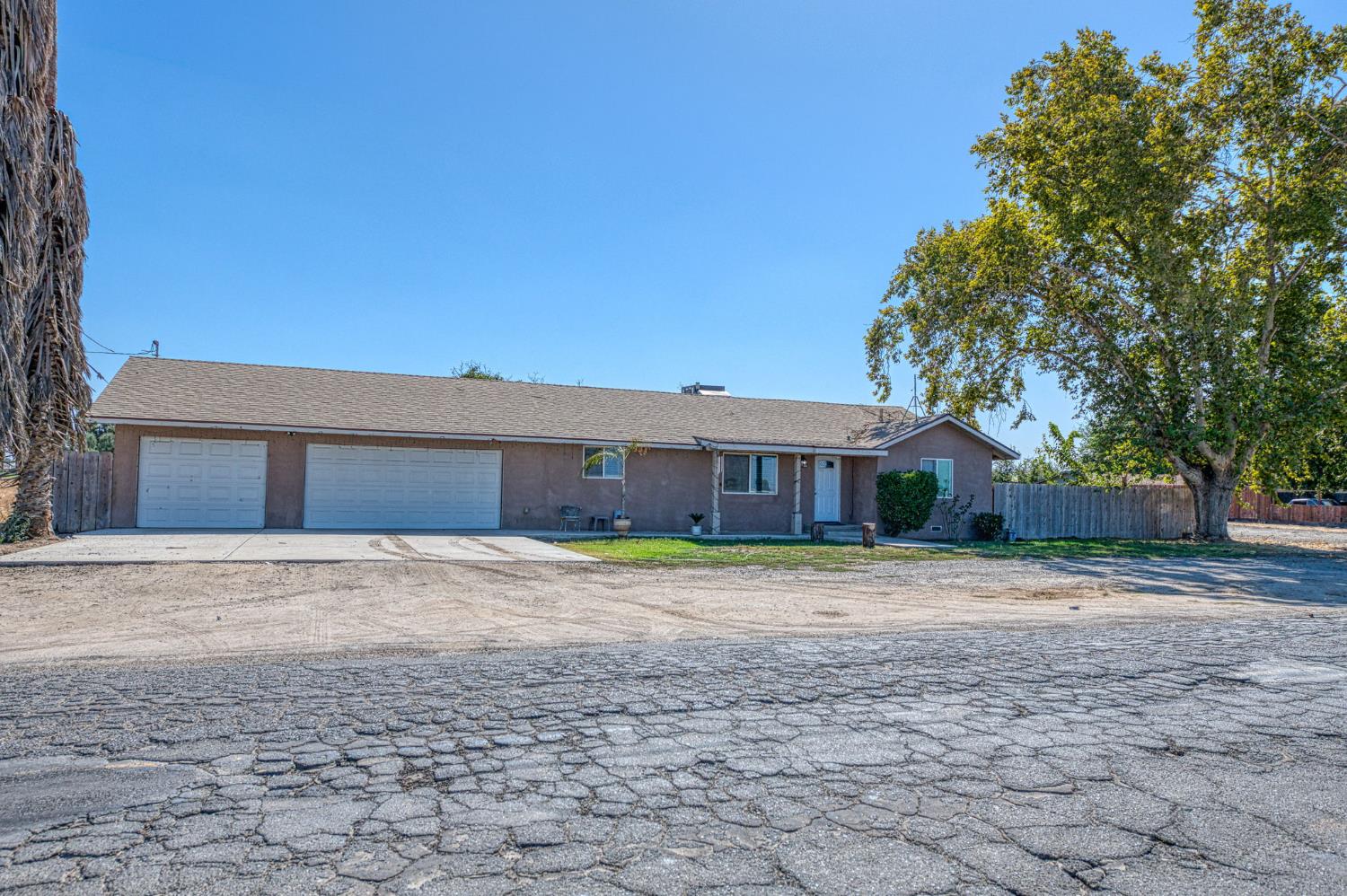 3555 W Nielsen Ave, Fresno, CA 93706