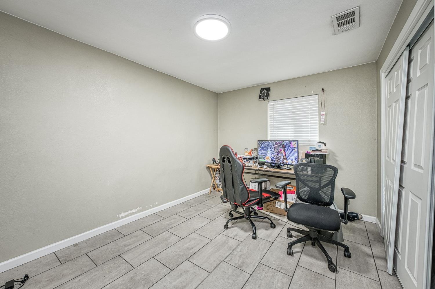 3555 W Nielsen Ave, Fresno, CA 93706
