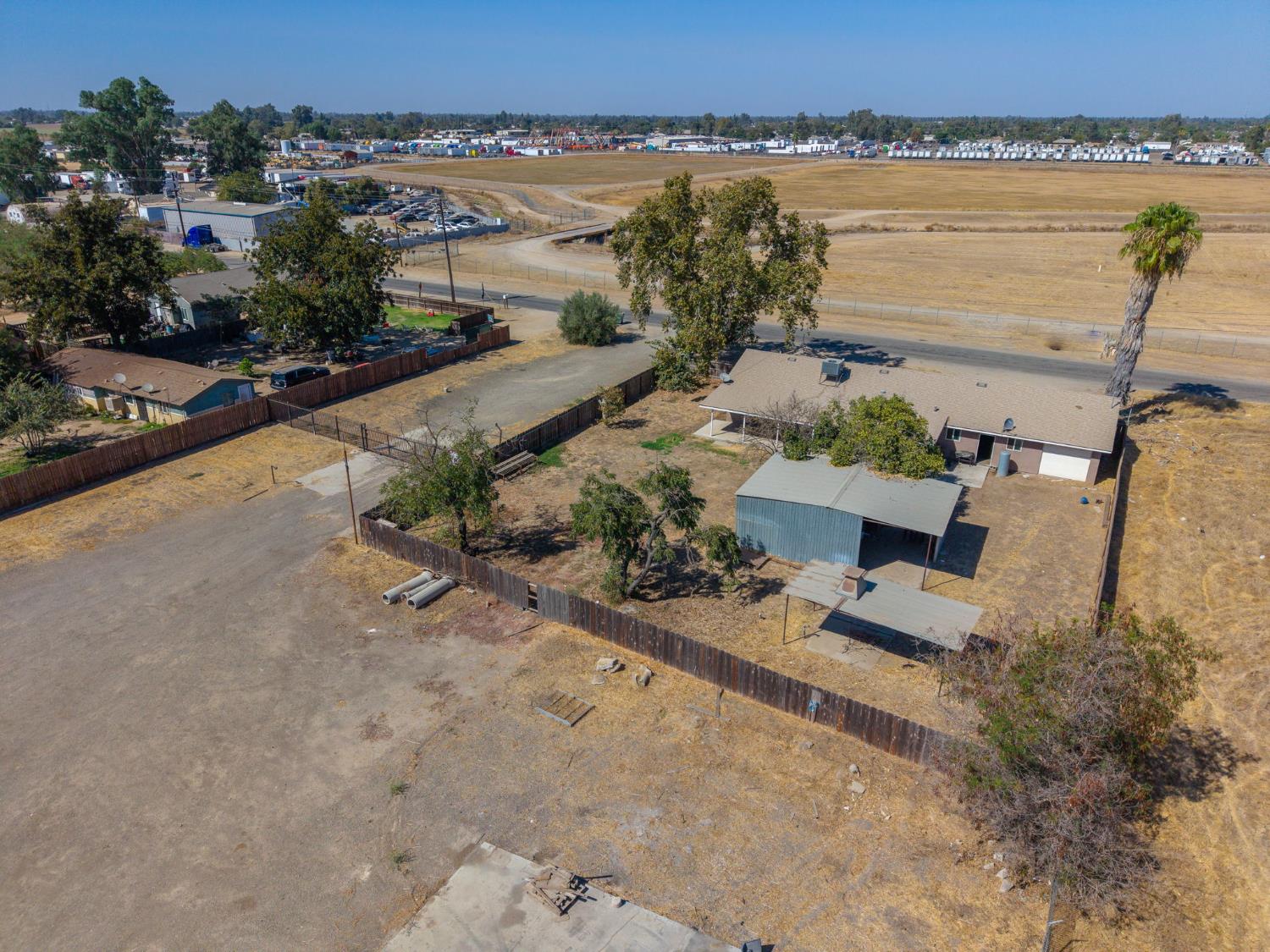 3555 W Nielsen Ave, Fresno, CA 93706