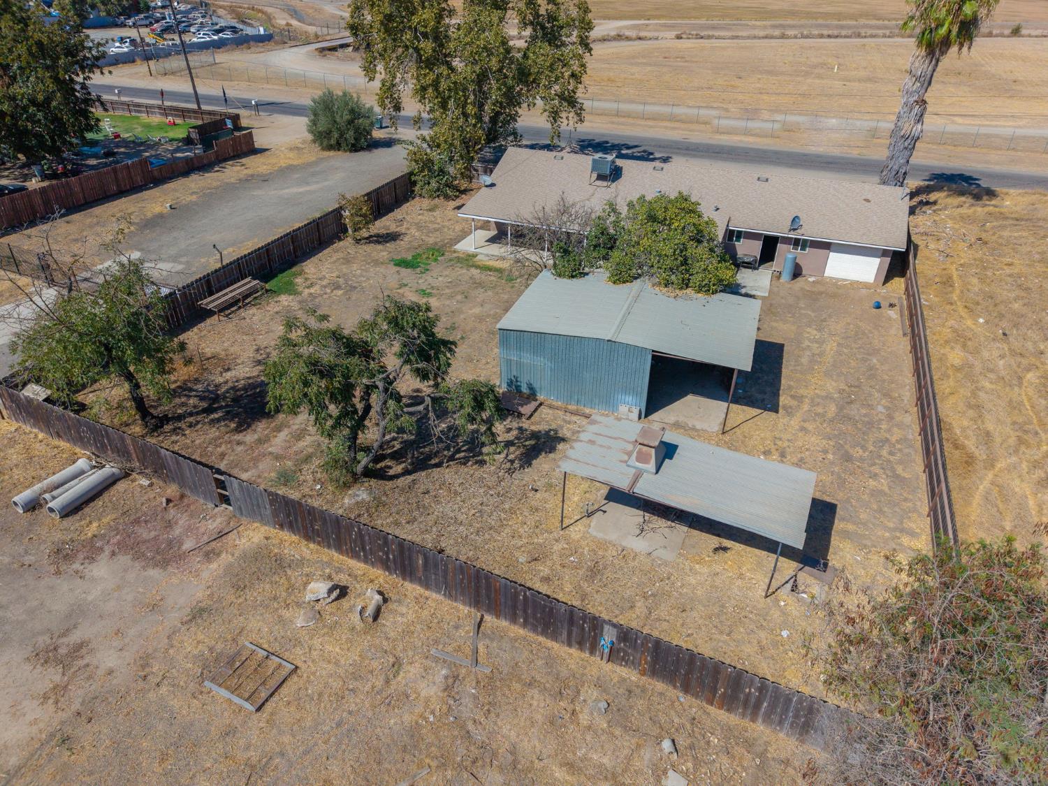 3555 W Nielsen Ave, Fresno, CA 93706
