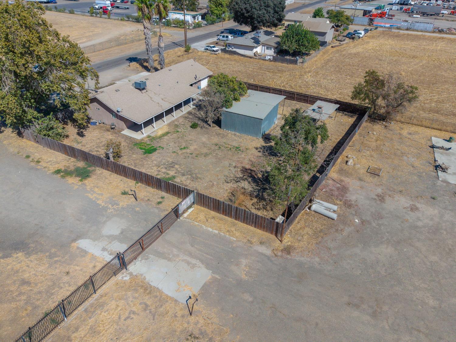 3555 W Nielsen Ave, Fresno, CA 93706