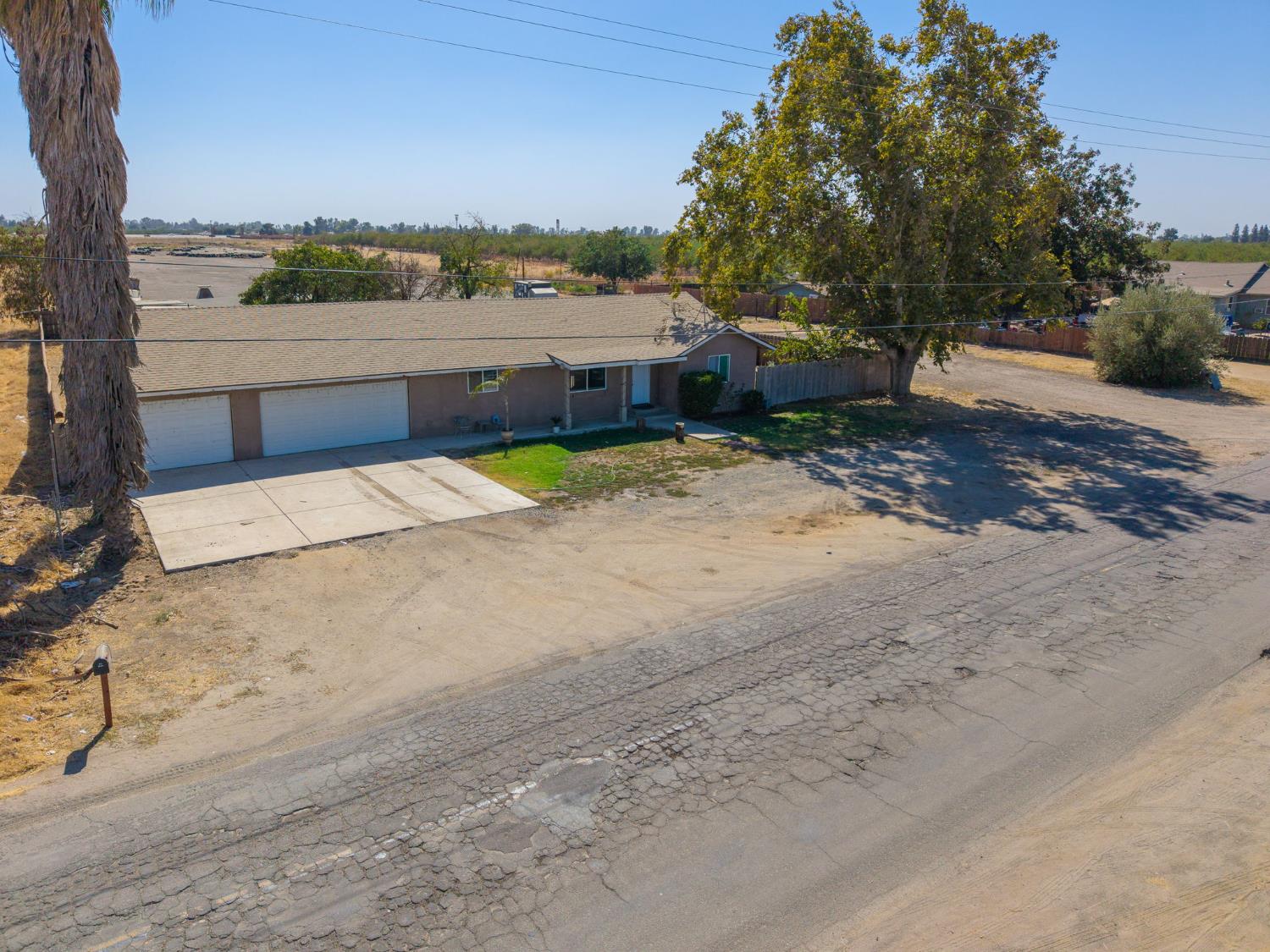 3555 W Nielsen Ave, Fresno, CA 93706