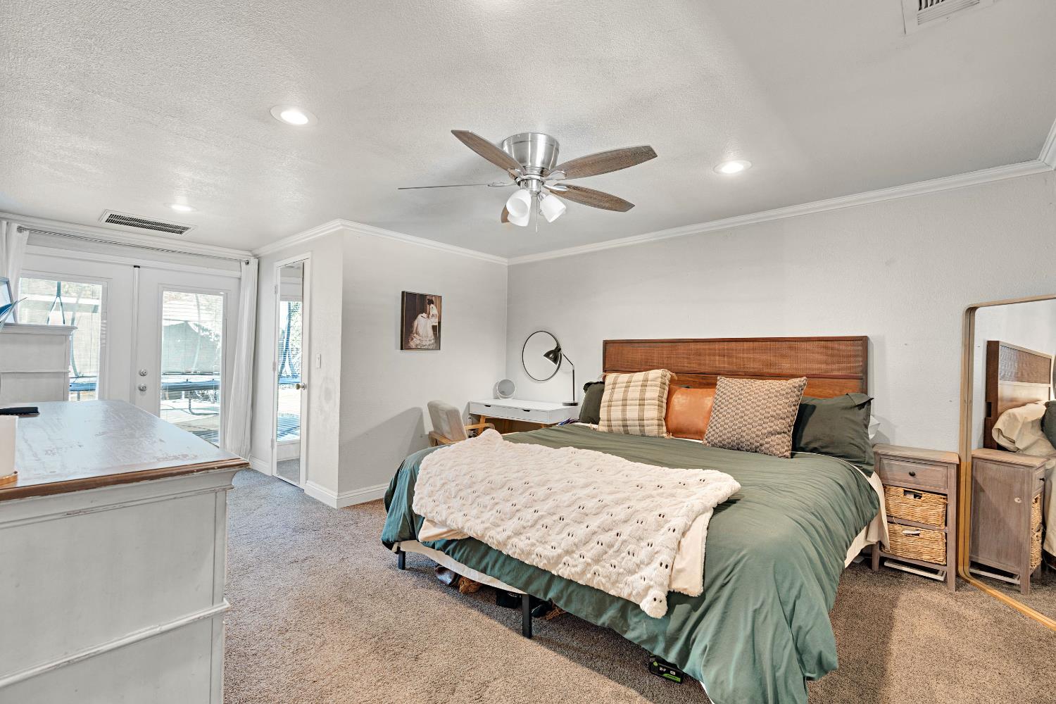 1076 W Myrtle, Visalia, CA 93277