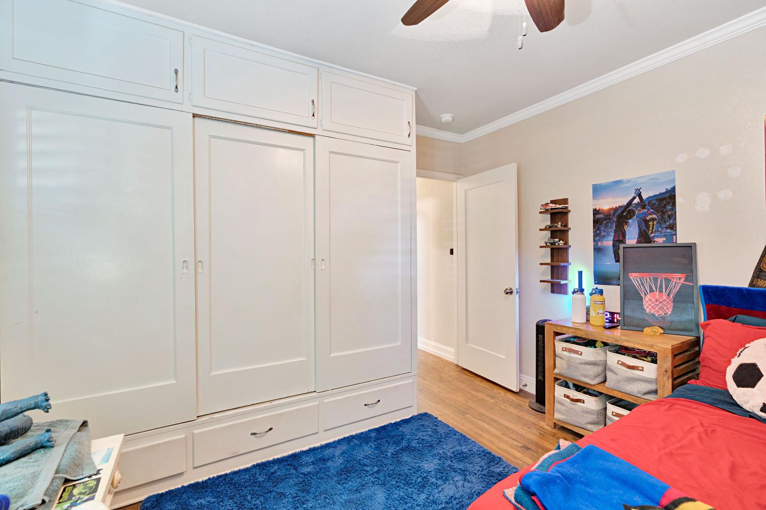 1076 W Myrtle, Visalia, CA 93277