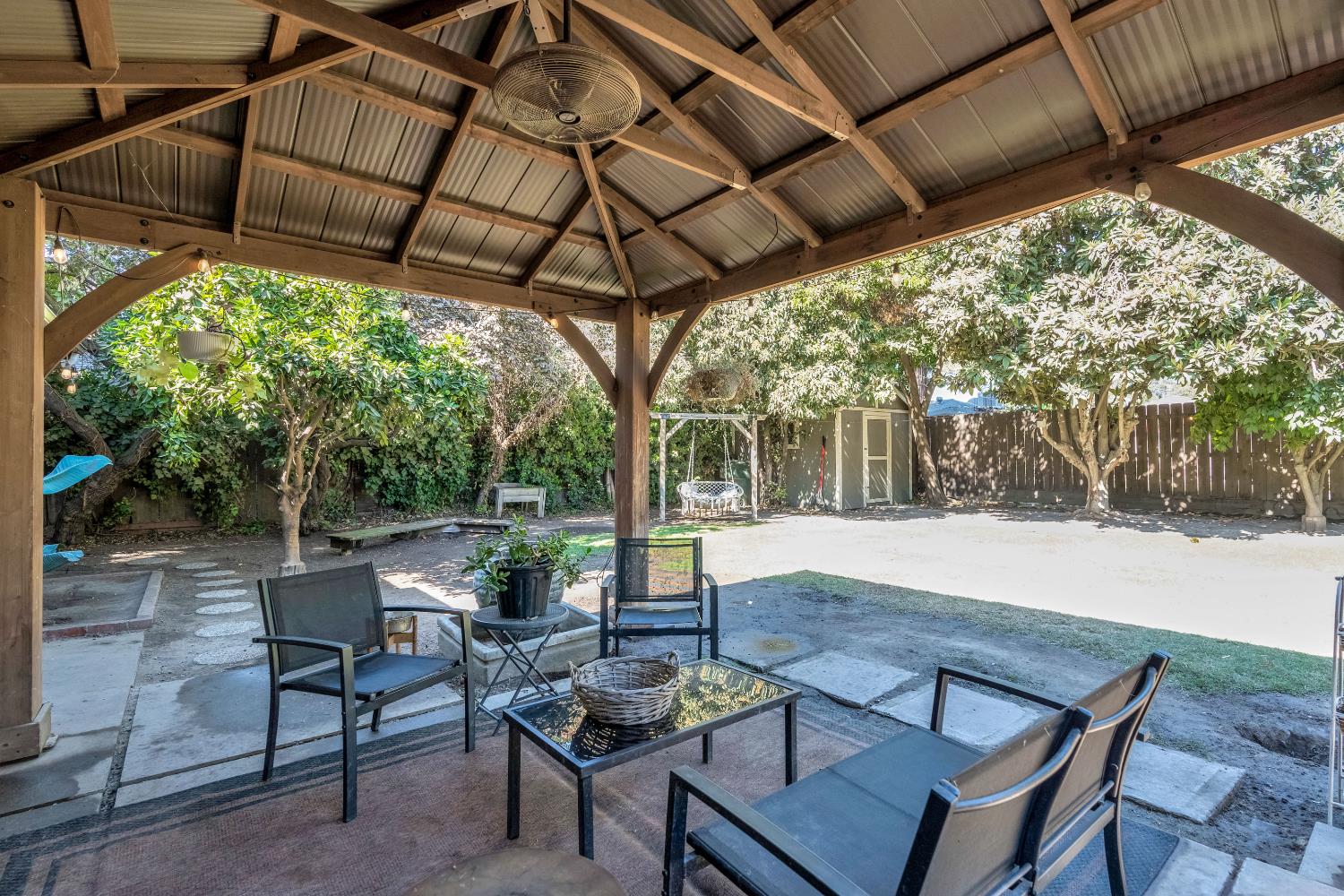 1076 W Myrtle, Visalia, CA 93277
