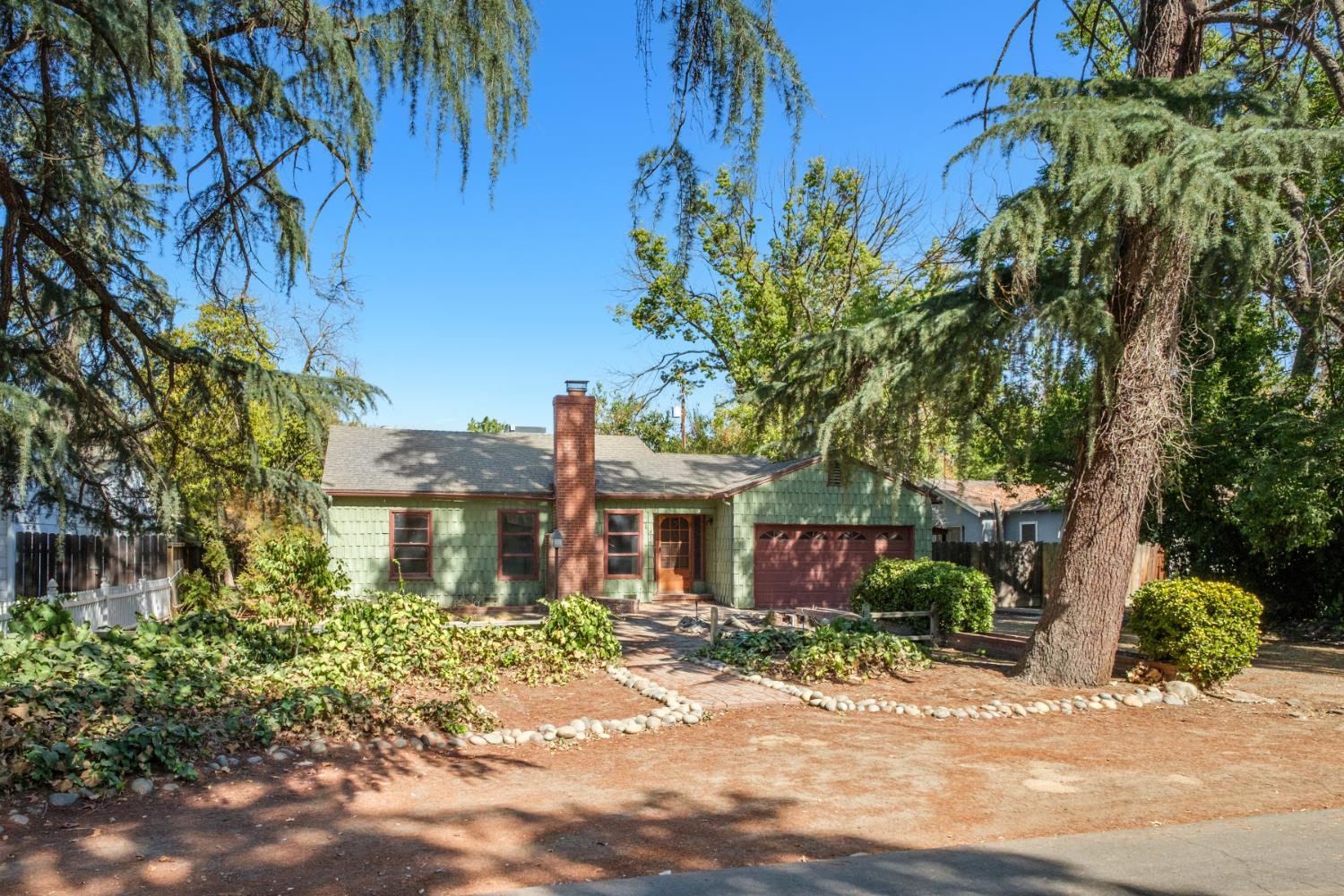 825 E Fedora Ave, Fresno, CA 93704