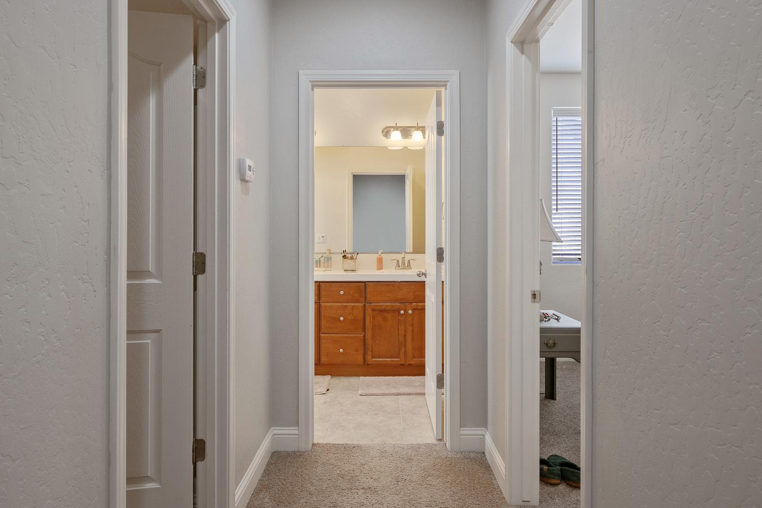 1118 Vickie Ct, Visalia, CA 93291