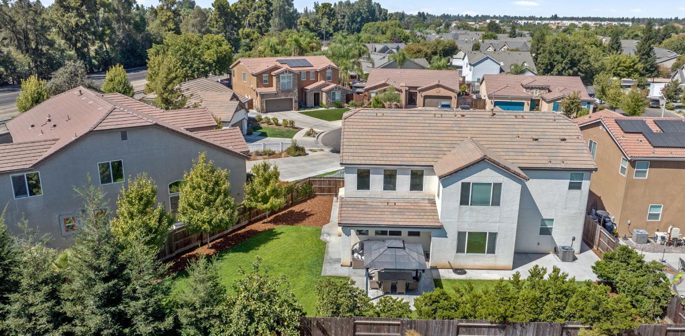 1118 Vickie Ct, Visalia, CA 93291