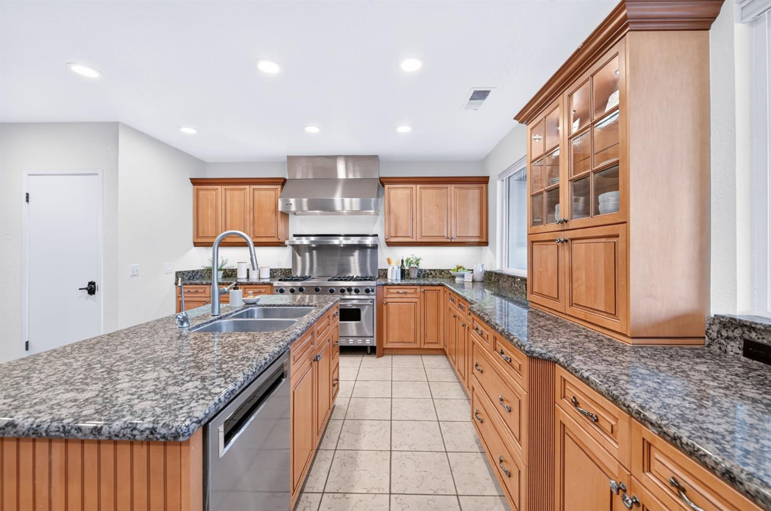 7950 E Shields Ave, Fresno, CA 93737