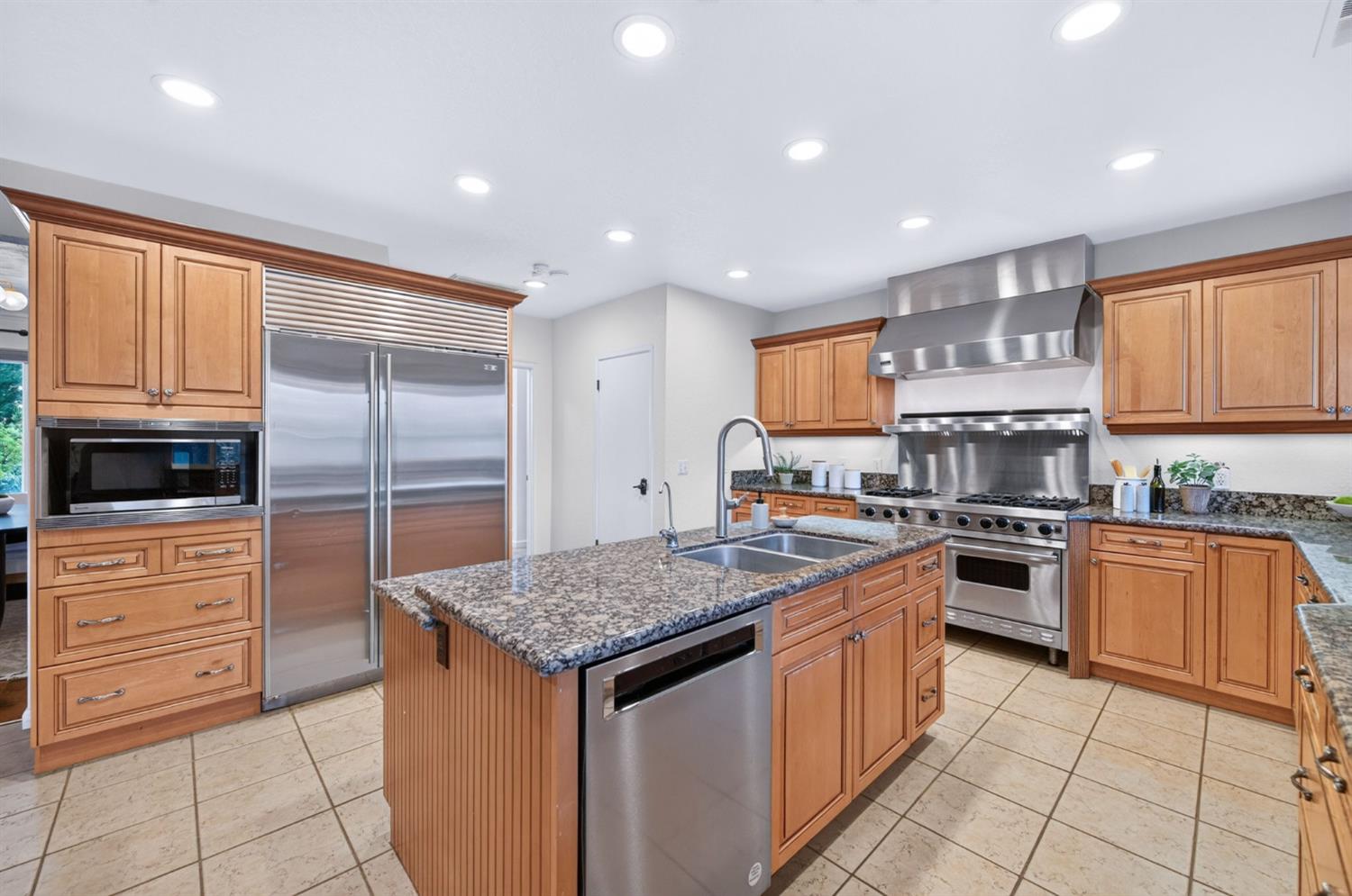 7950 E Shields Ave, Fresno, CA 93737