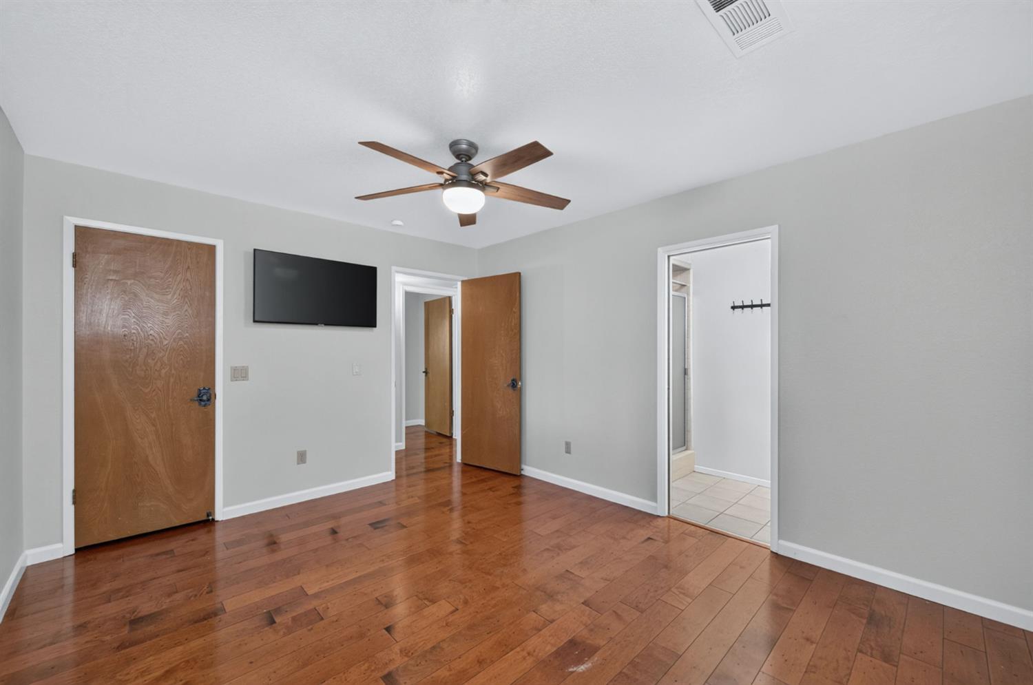 7950 E Shields Ave, Fresno, CA 93737