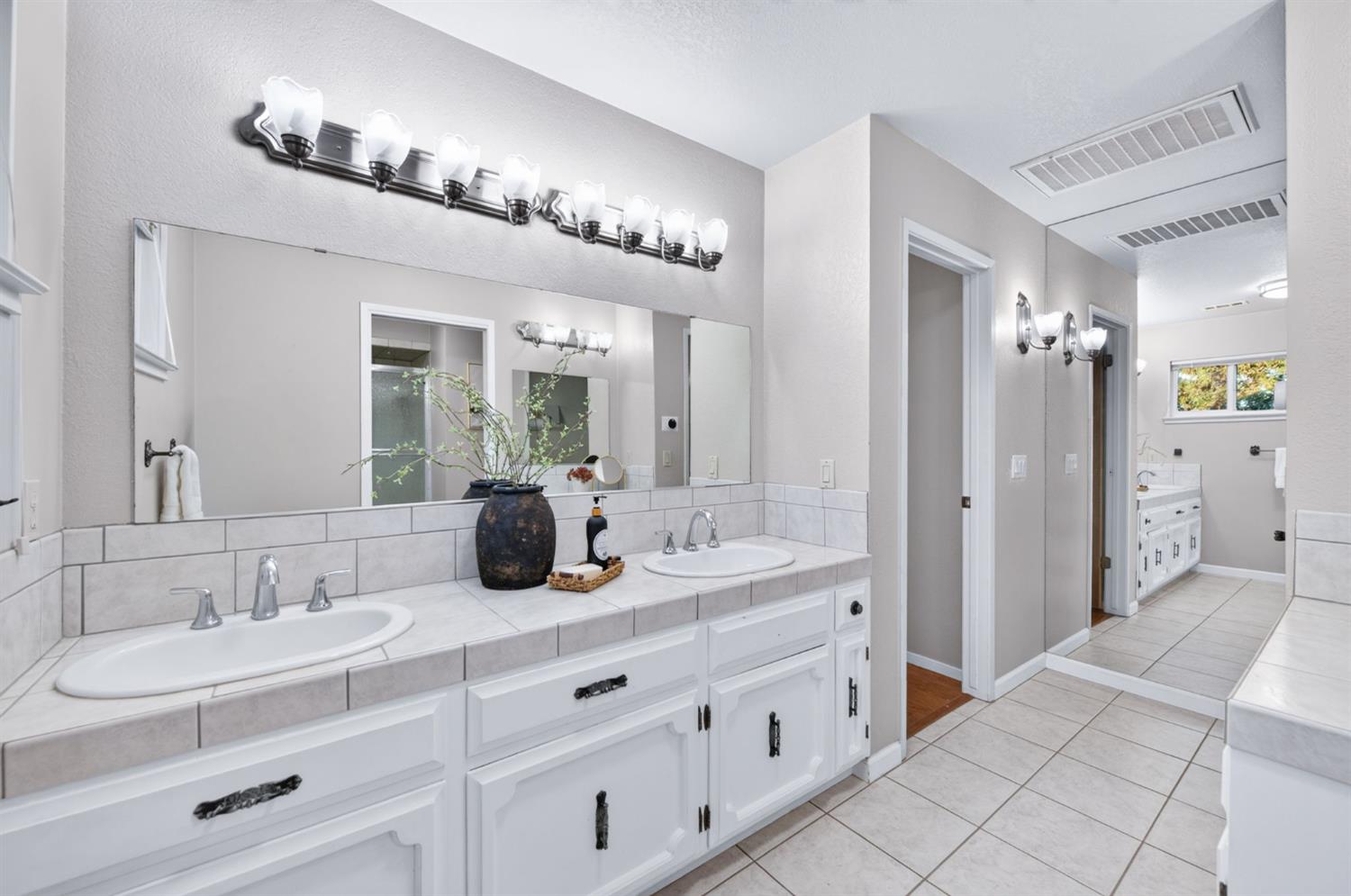 7950 E Shields Ave, Fresno, CA 93737