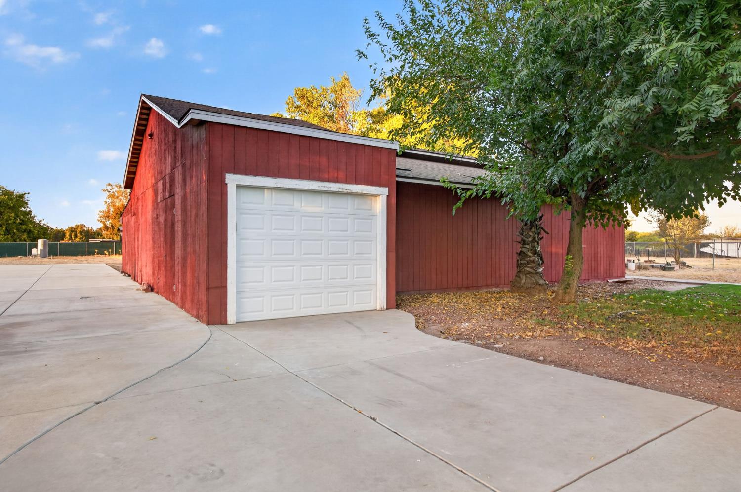 7950 E Shields Ave, Fresno, CA 93737