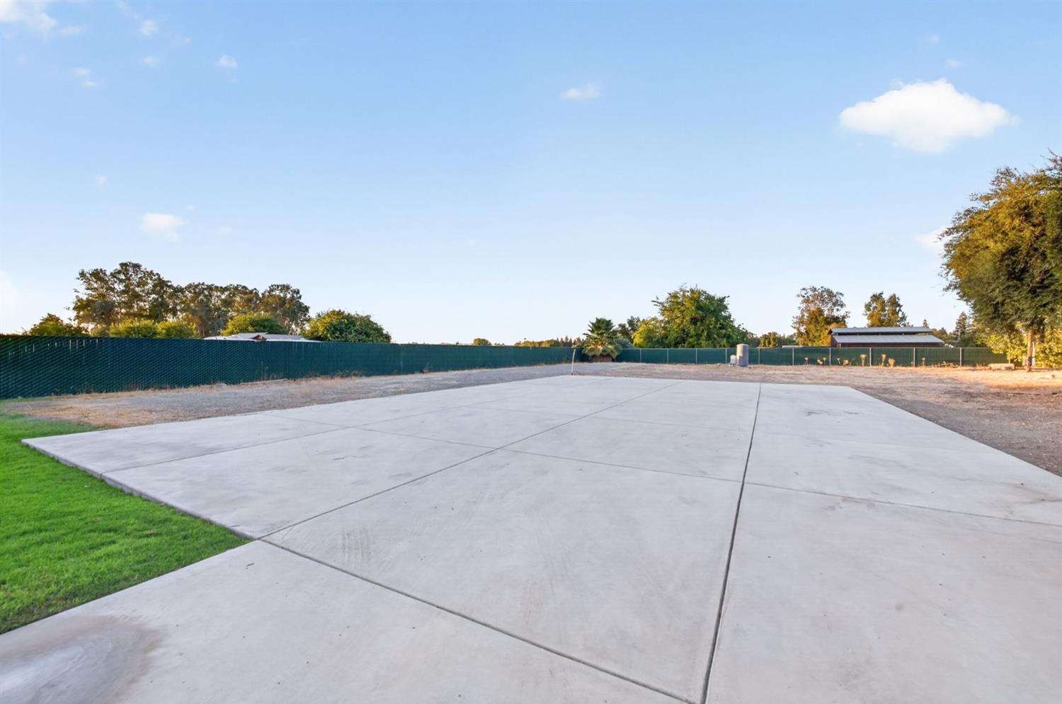 7950 E Shields Ave, Fresno, CA 93737
