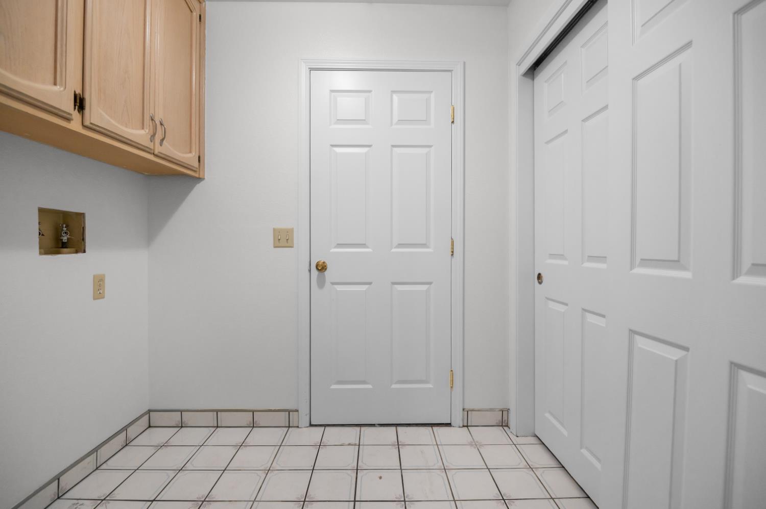 2824 W Hemlock Ct, Visalia, CA 93277