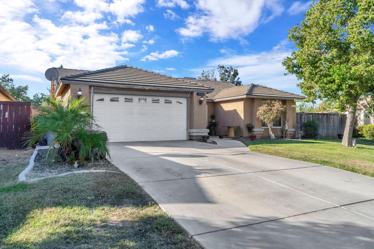 1500 Josephine Ct, Madera, CA 93638