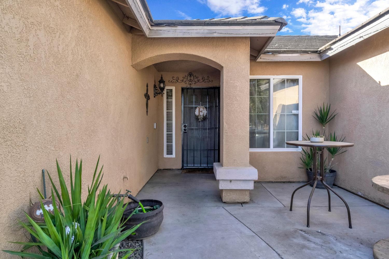 1500 Josephine Ct, Madera, CA 93638