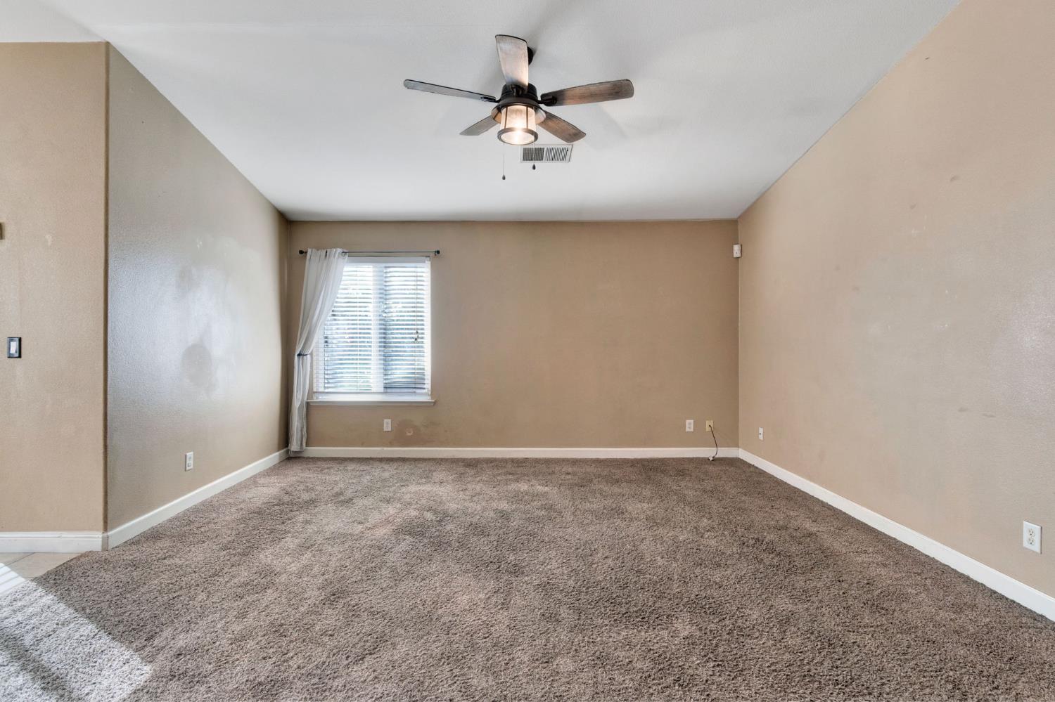 1500 Josephine Ct, Madera, CA 93638