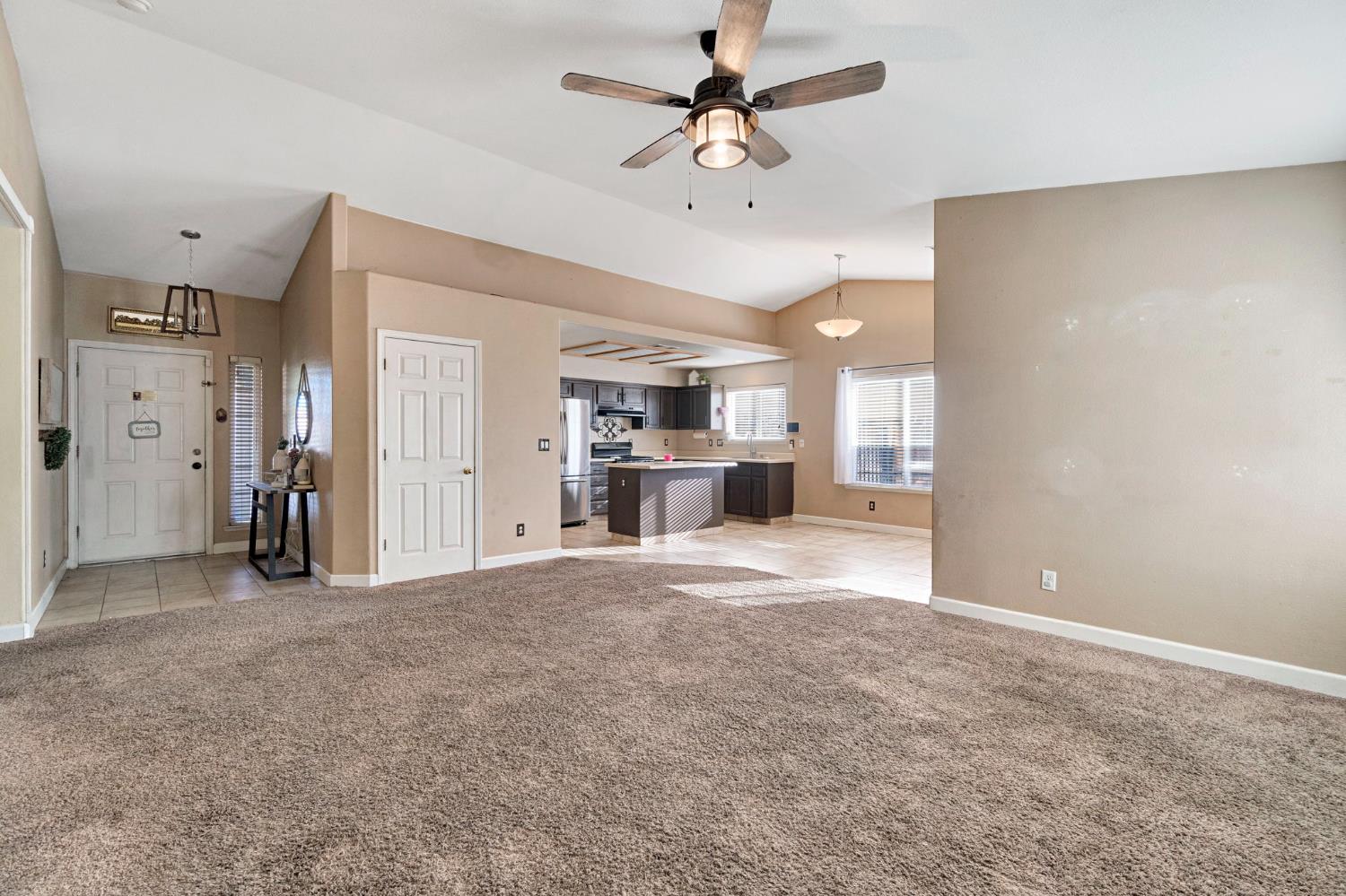 1500 Josephine Ct, Madera, CA 93638