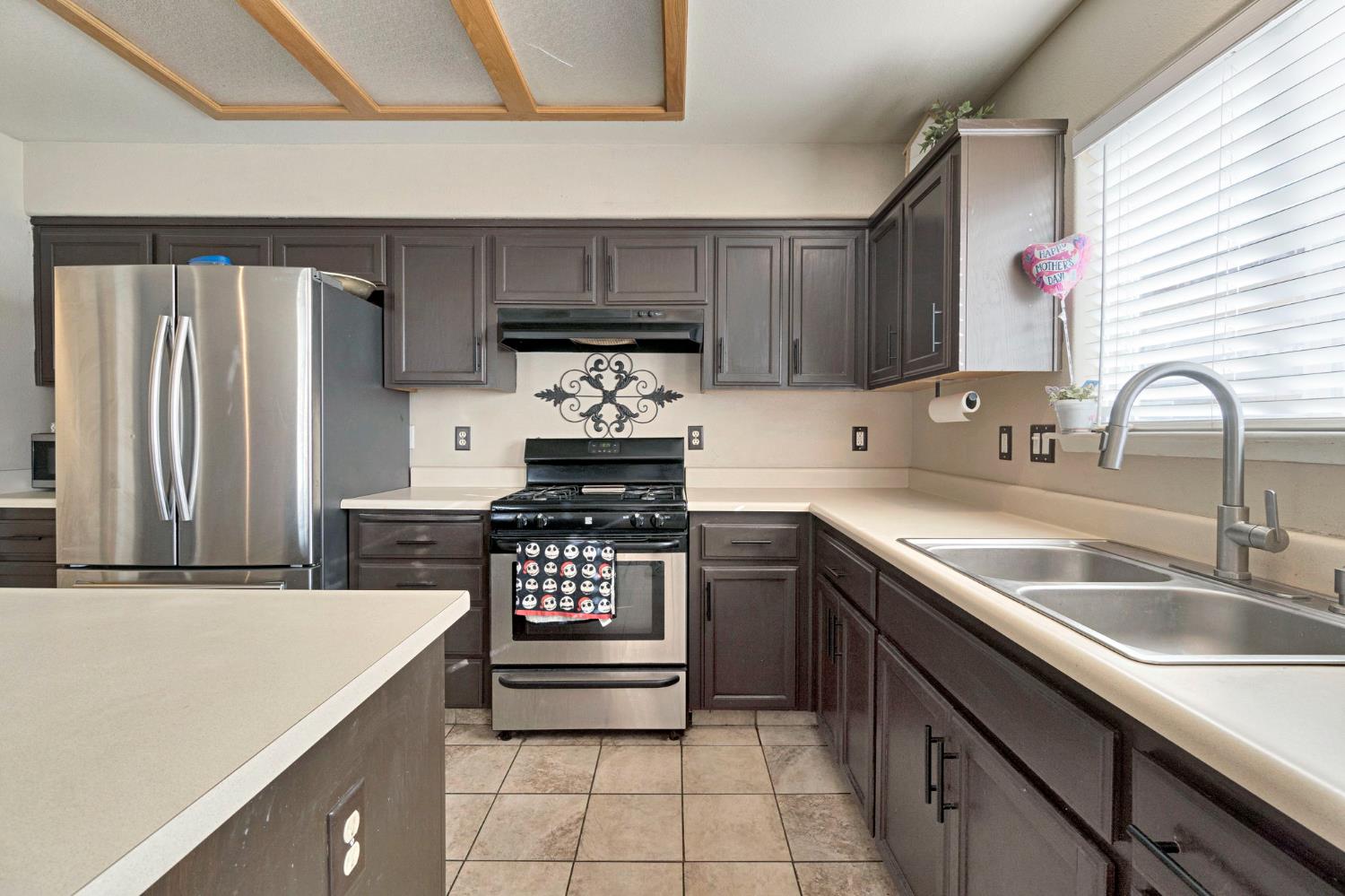 1500 Josephine Ct, Madera, CA 93638