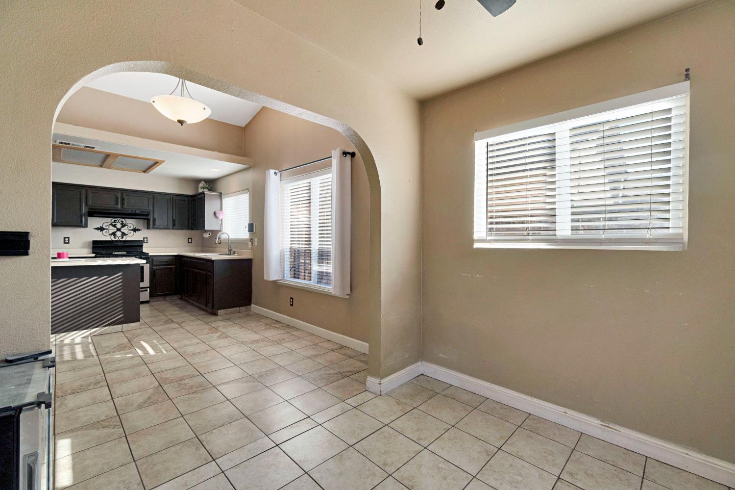1500 Josephine Ct, Madera, CA 93638