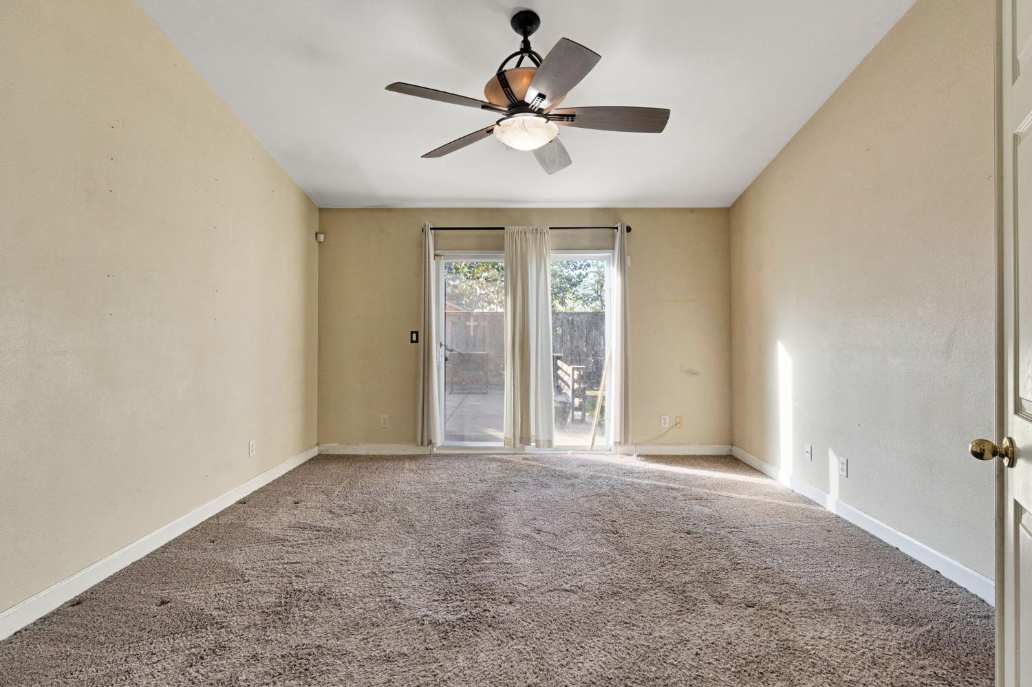 1500 Josephine Ct, Madera, CA 93638