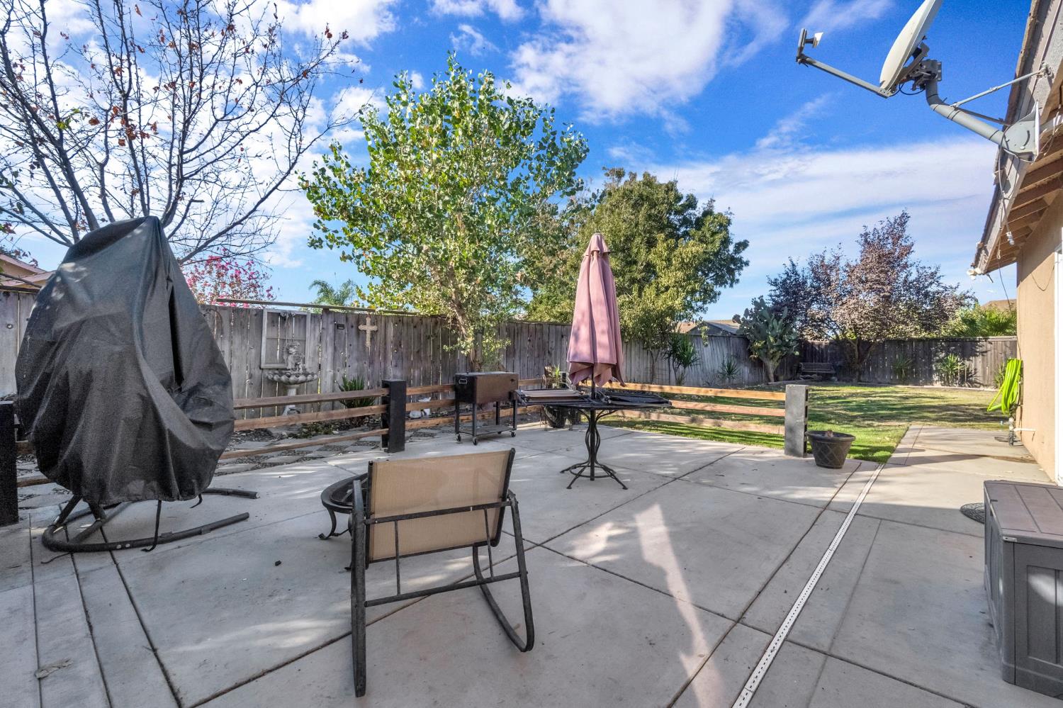 1500 Josephine Ct, Madera, CA 93638