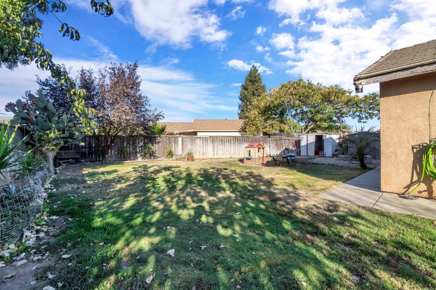 1500 Josephine Ct, Madera, CA 93638