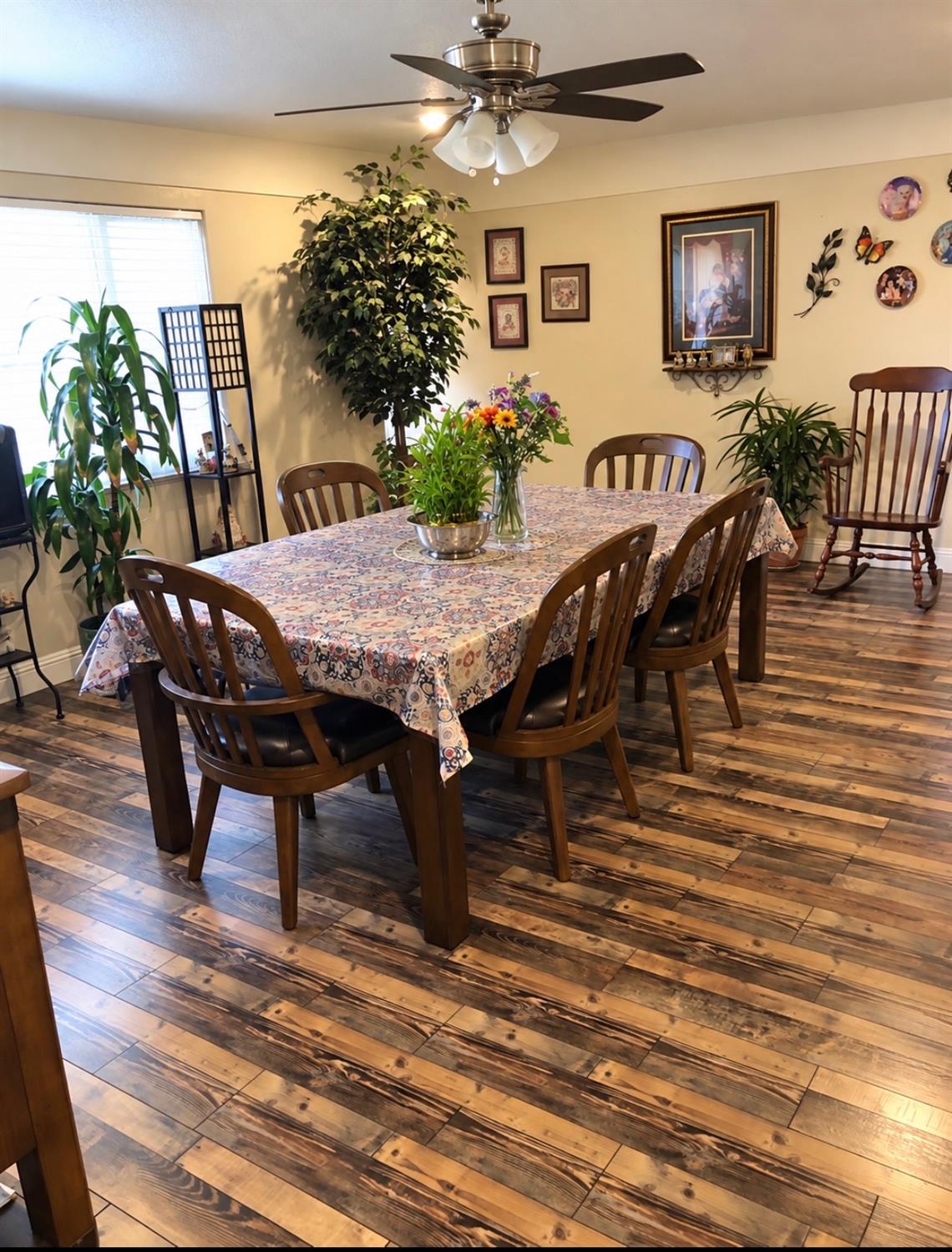 4713 E Clinton Ave, Fresno, CA 93703