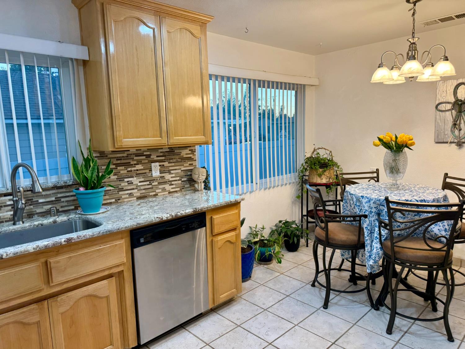 355 N 13th St, Chowchilla, CA 93610