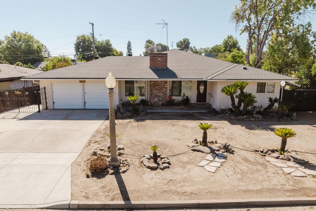 2994 E Ashlan Ave, Fresno, CA 93726