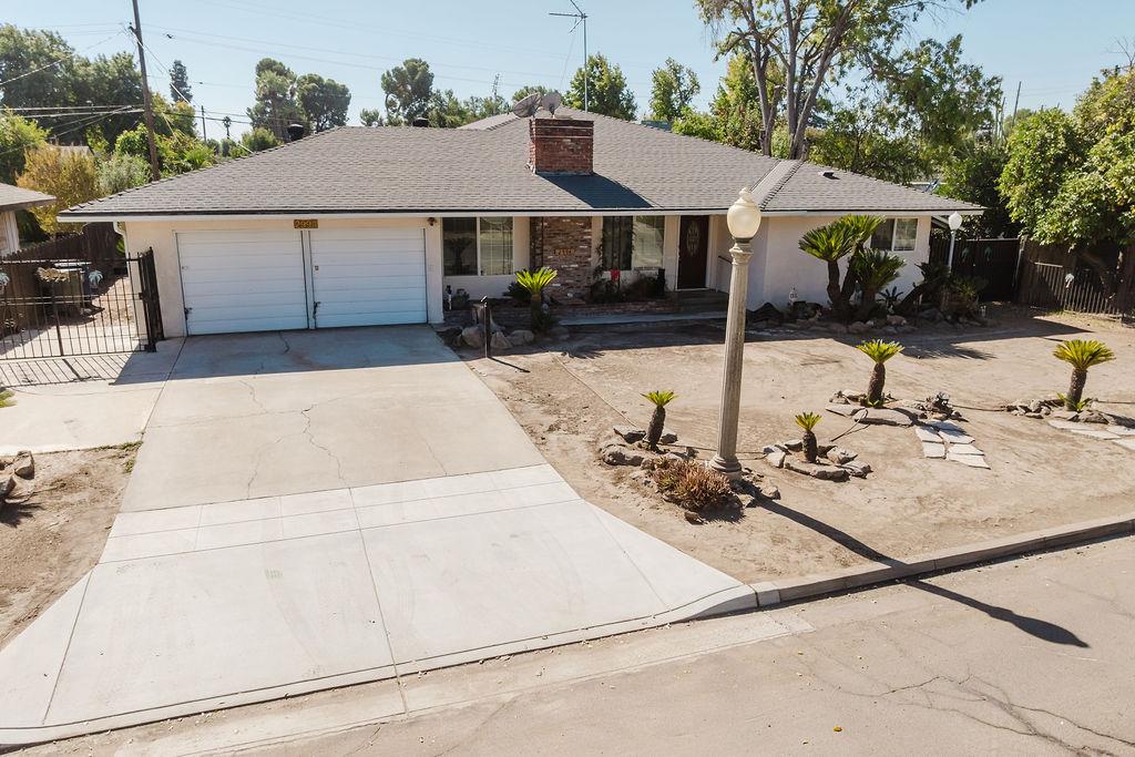 2994 E Ashlan Ave, Fresno, CA 93726