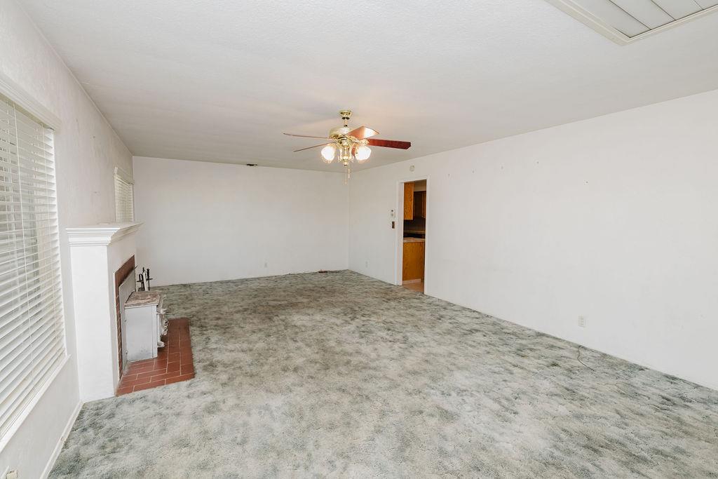 2994 E Ashlan Ave, Fresno, CA 93726