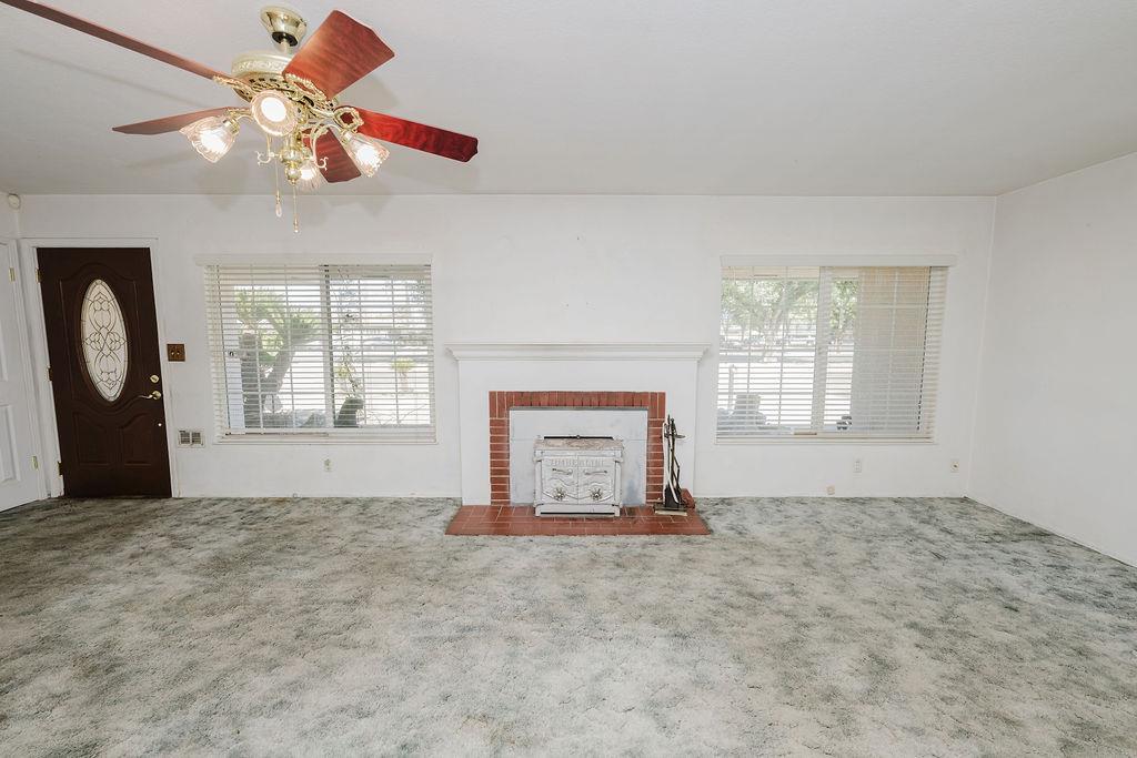2994 E Ashlan Ave, Fresno, CA 93726