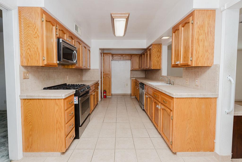 2994 E Ashlan Ave, Fresno, CA 93726