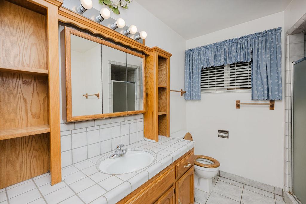 2994 E Ashlan Ave, Fresno, CA 93726