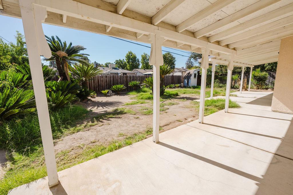 2994 E Ashlan Ave, Fresno, CA 93726