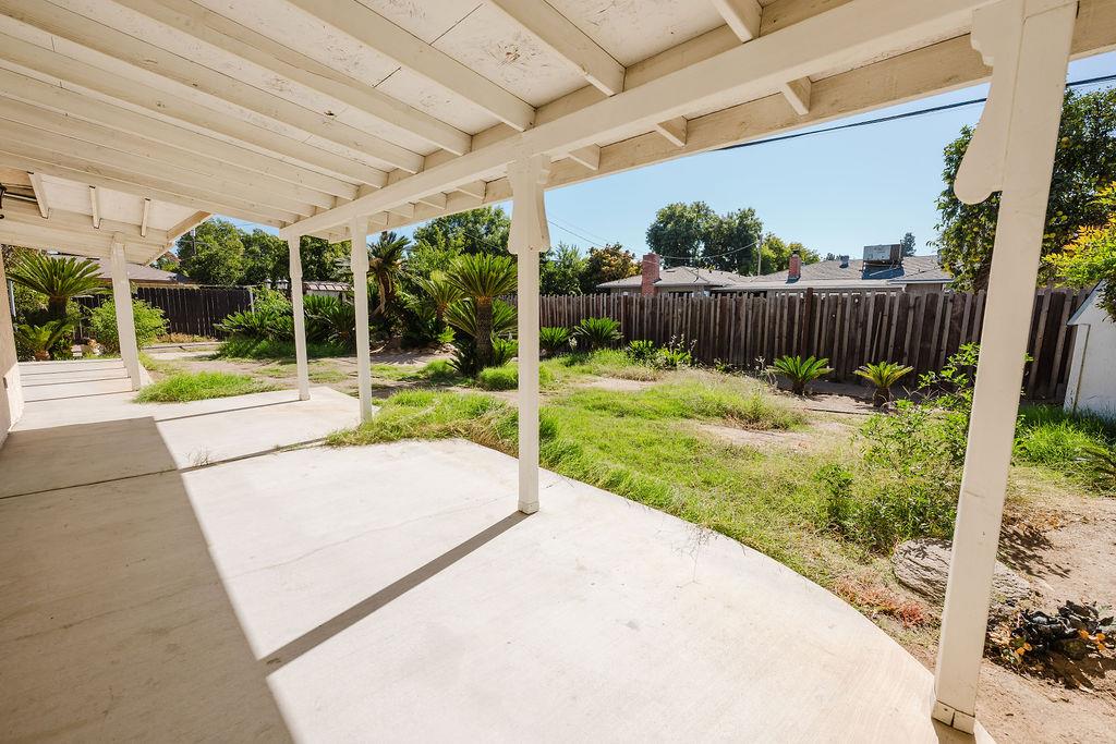 2994 E Ashlan Ave, Fresno, CA 93726